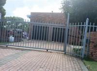 Front View of property in Suidrand