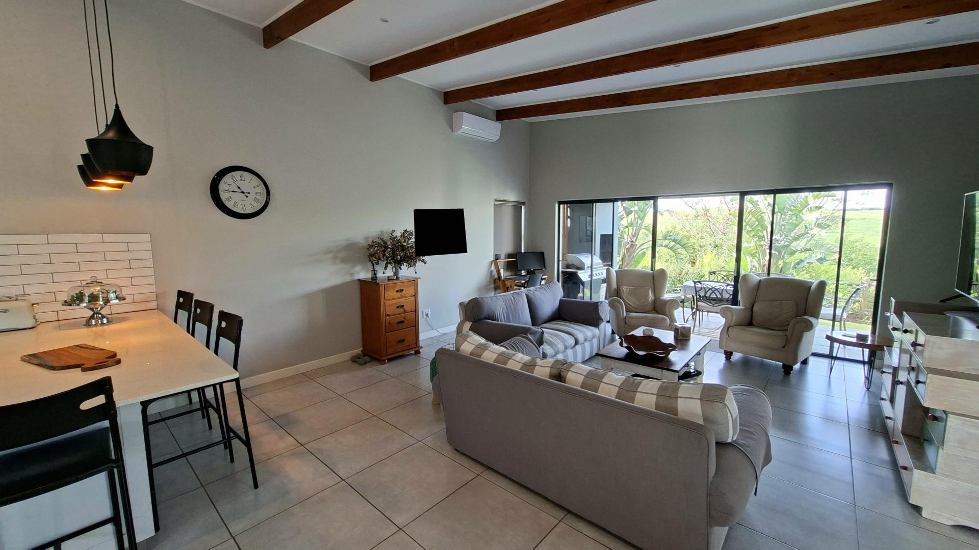 Lounges of property in Palm Lakes Family Estate