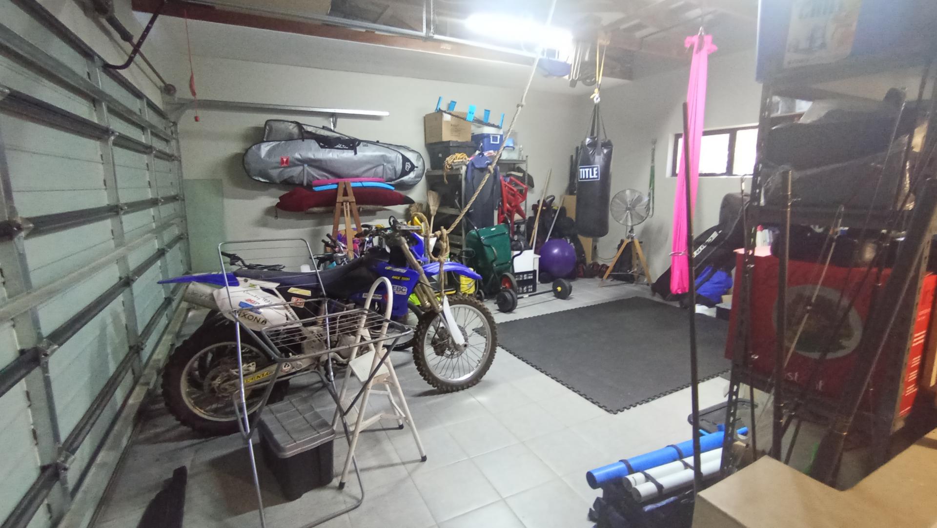 Garage - 40 square meters of property in Palm Lakes Family Estate