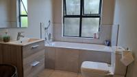 Bathroom 2 of property in Palm Lakes Family Estate