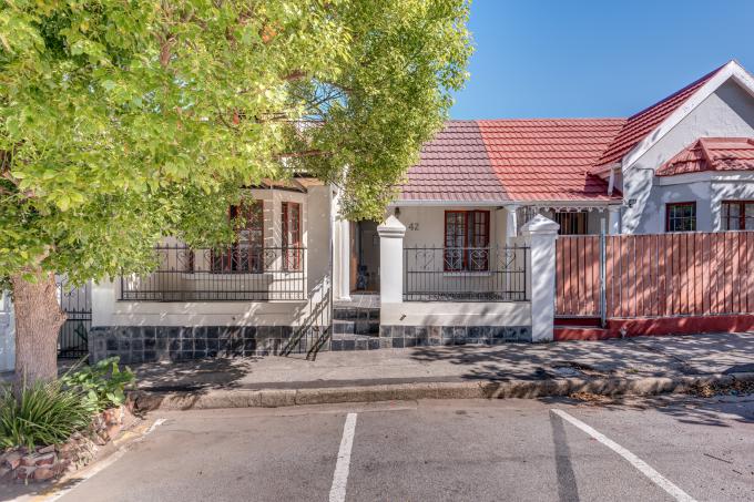 4 Bedroom House for Sale For Sale in Port Elizabeth Central - MR625775