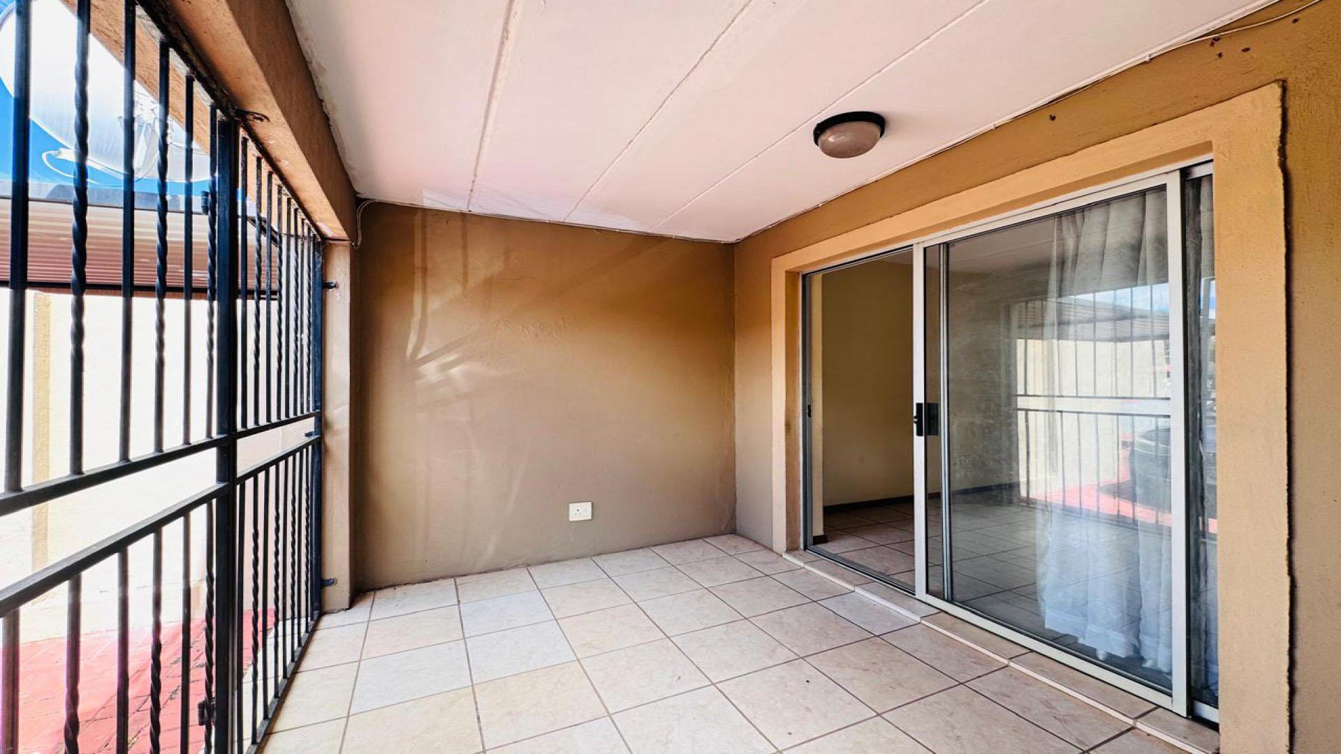 Patio of property in Annlin