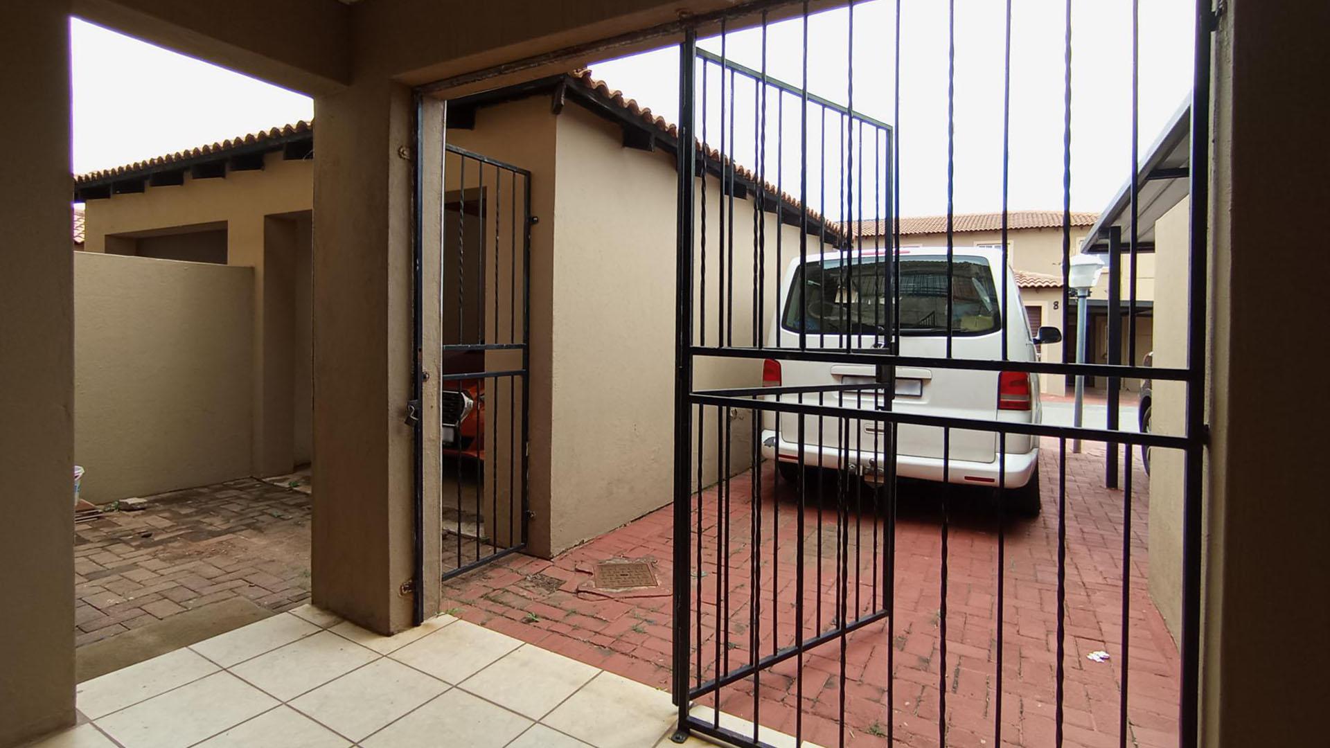 Patio - 12 square meters of property in Annlin