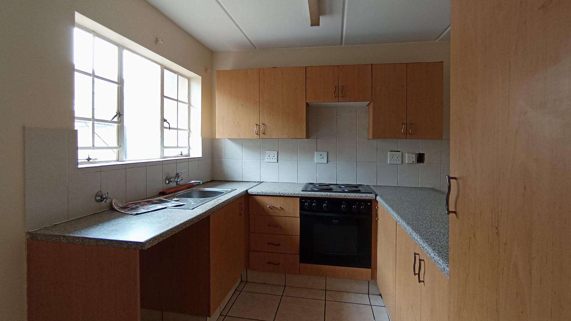 Kitchen - 7 square meters of property in Annlin