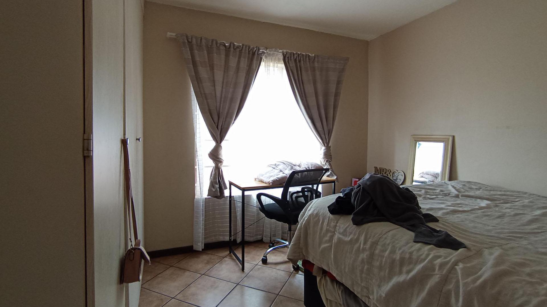 Bed Room 2 - 12 square meters of property in Highveld