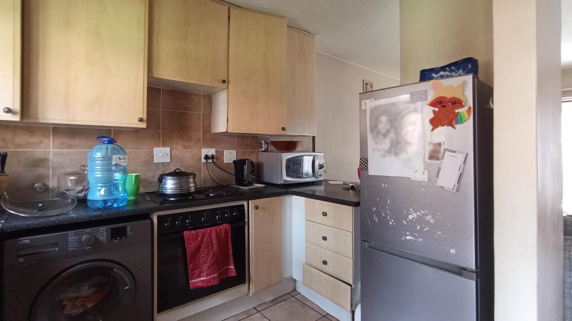 Kitchen - 9 square meters of property in Highveld