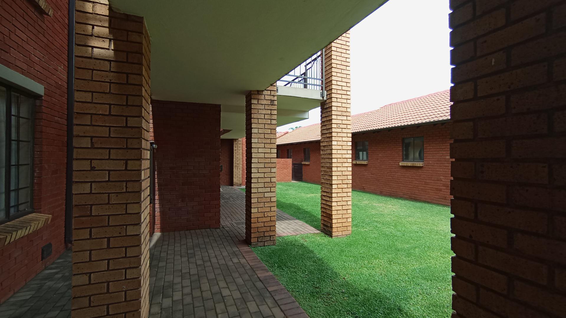Front View of property in Highveld