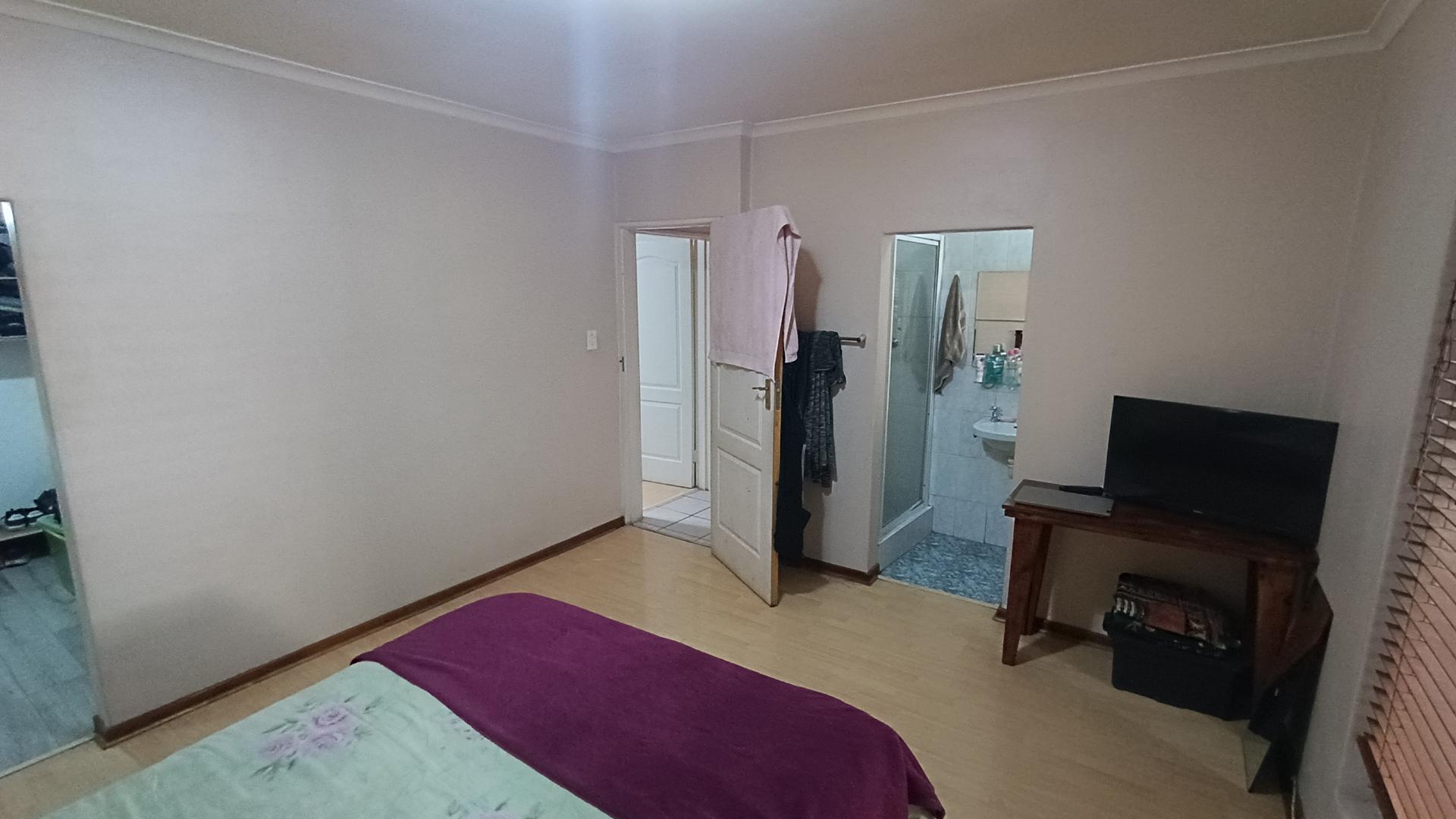 Main Bedroom - 24 square meters of property in Belgravia