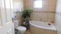 Bathroom 1 - 6 square meters of property in Hayfields