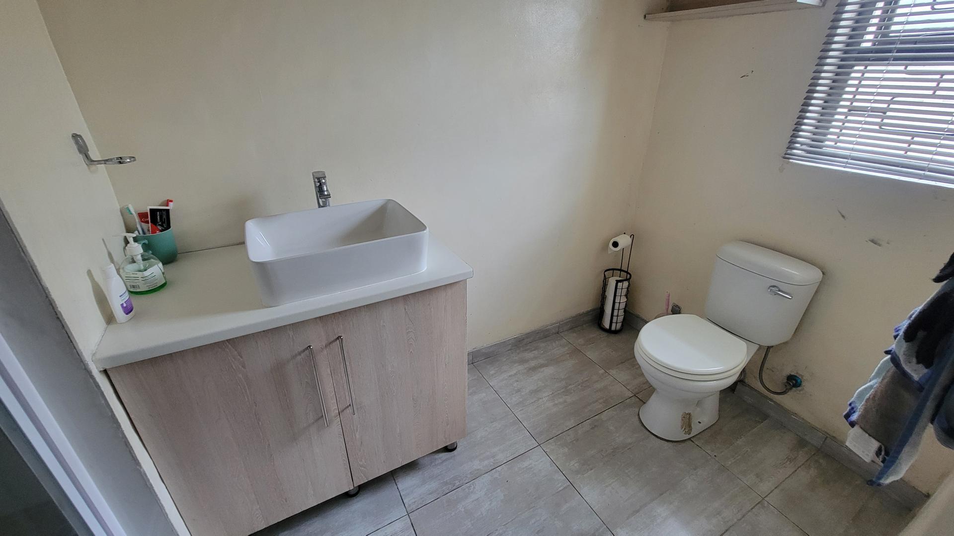 Bathroom 1 of property in Mandalay