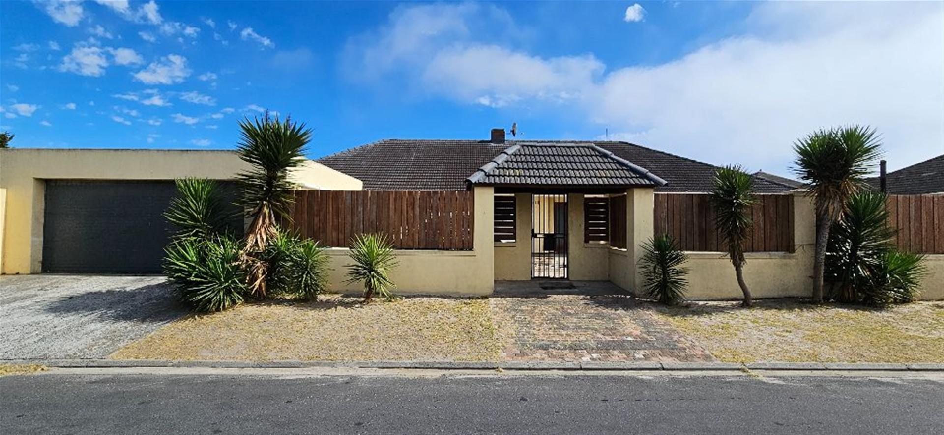 Front View of property in Grassy Park