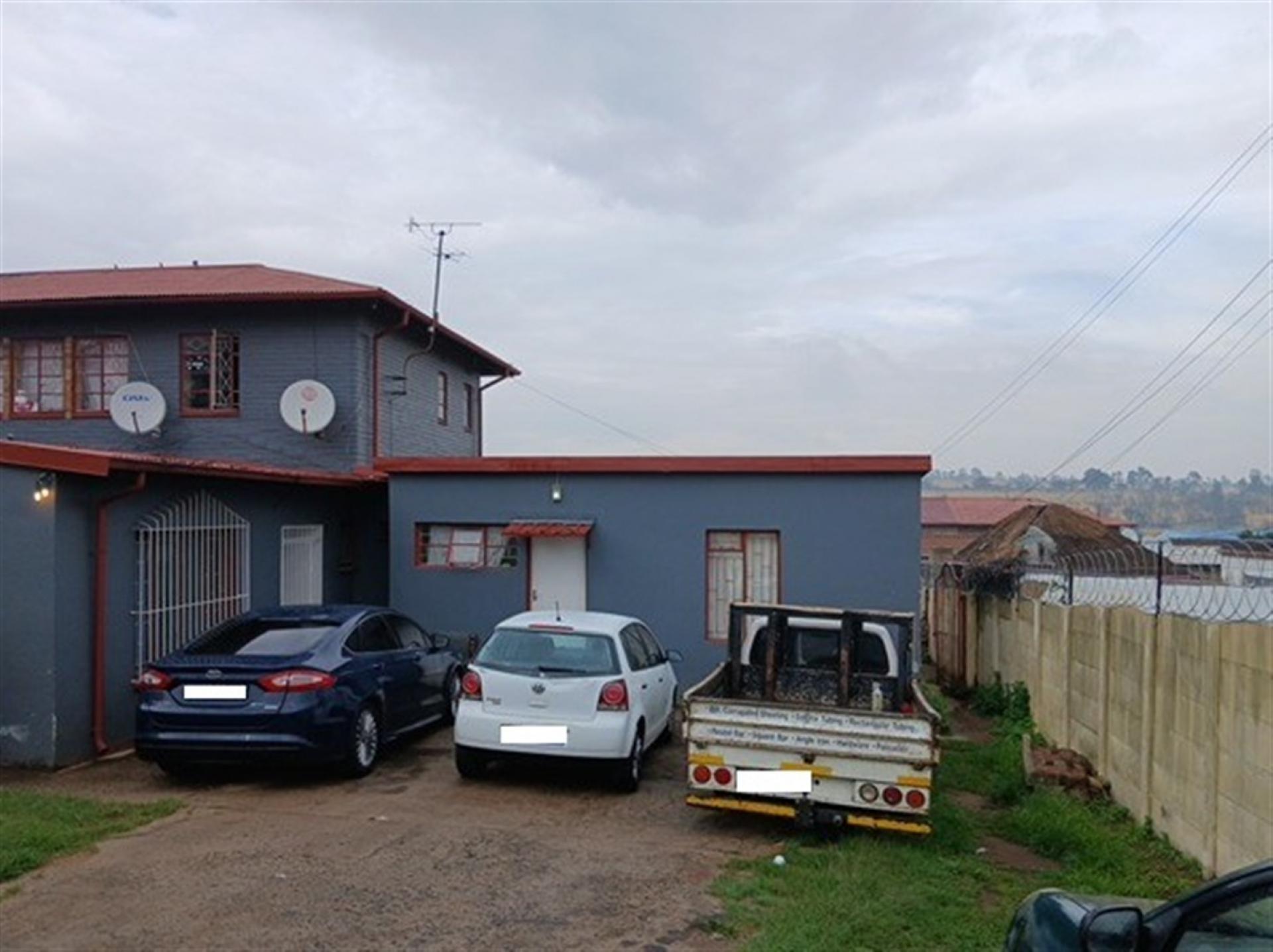 Front View of property in Lindbergh Park