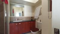 Main Bathroom - 7 square meters of property in Midridge Park