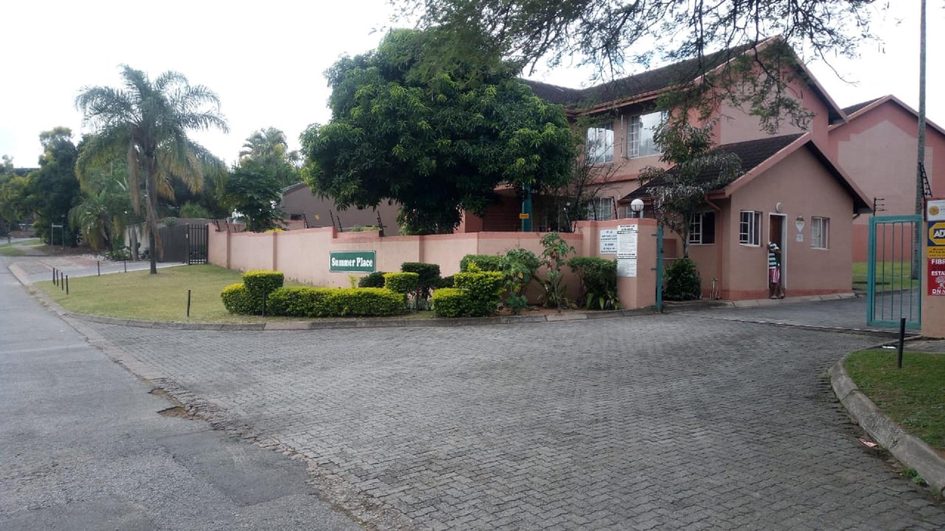 Front View of property in West Acres