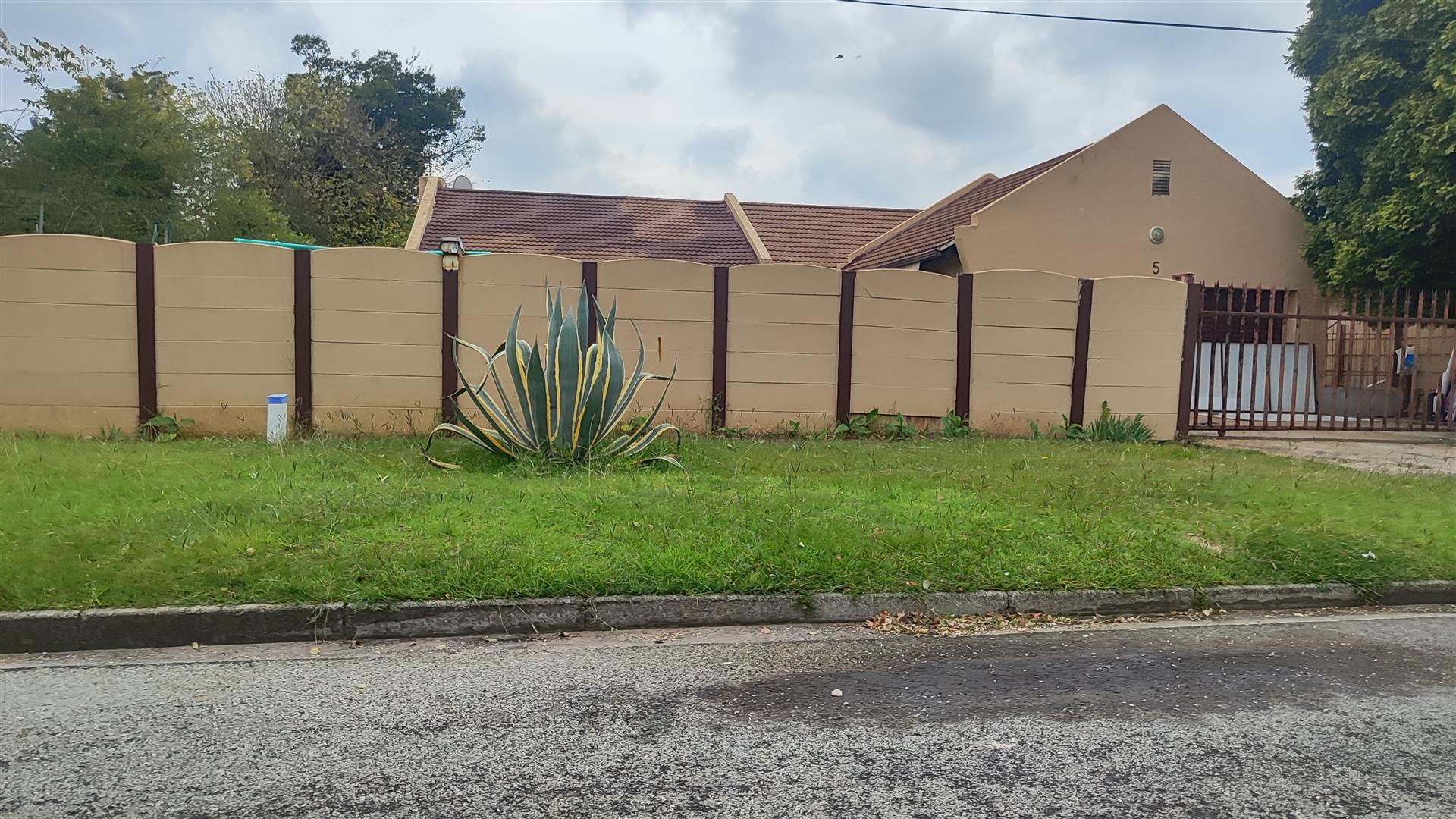 Front View of property in Mackenzie Park