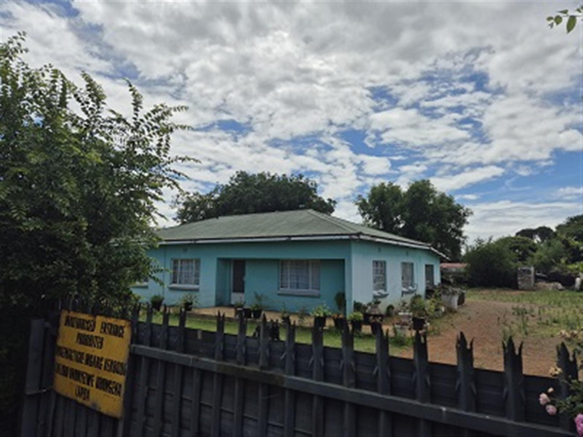 Front View of property in Makwassie