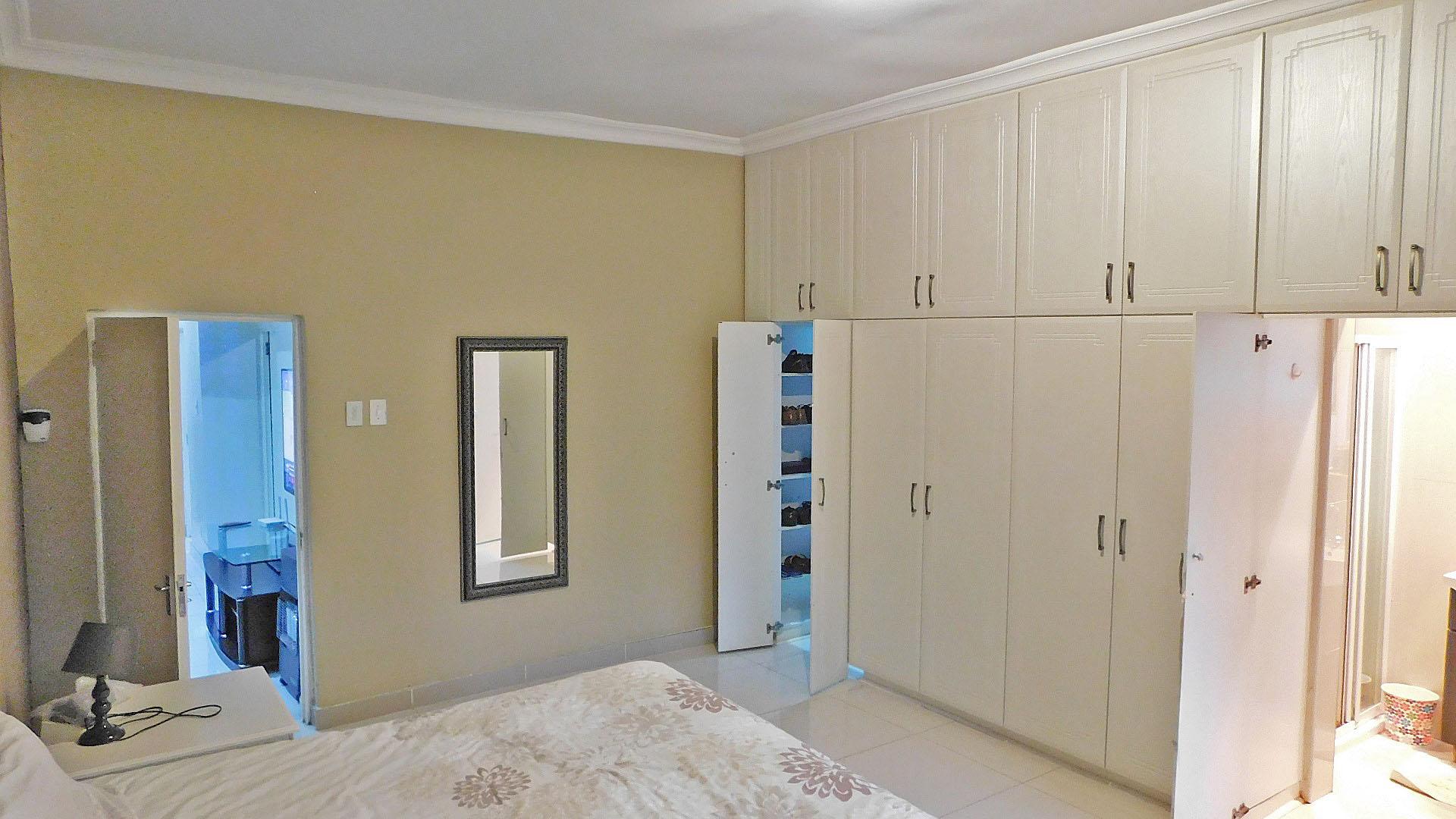 Main Bedroom - 25 square meters of property in Northdale (PMB)