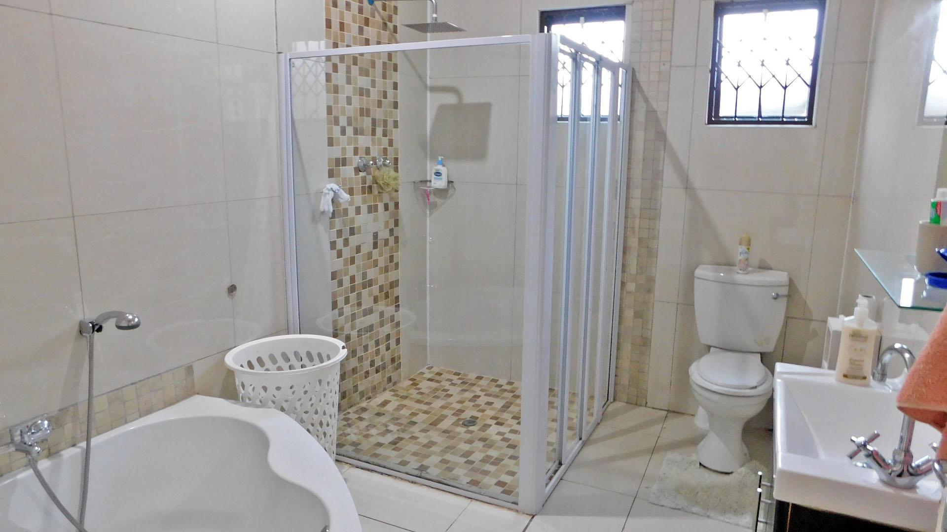 Bathroom 1 - 8 square meters of property in Northdale (PMB)