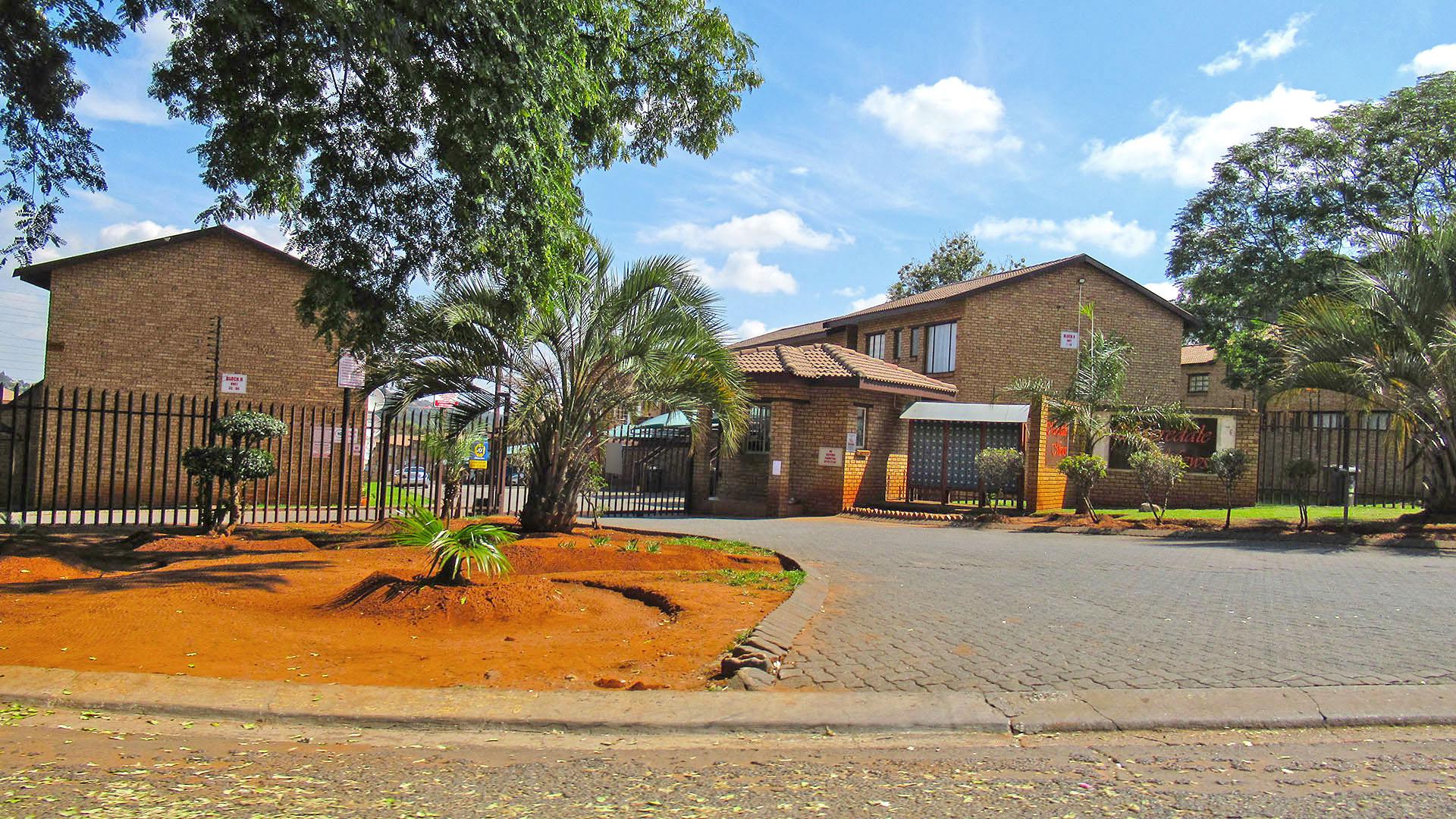 Front View of property in Meredale