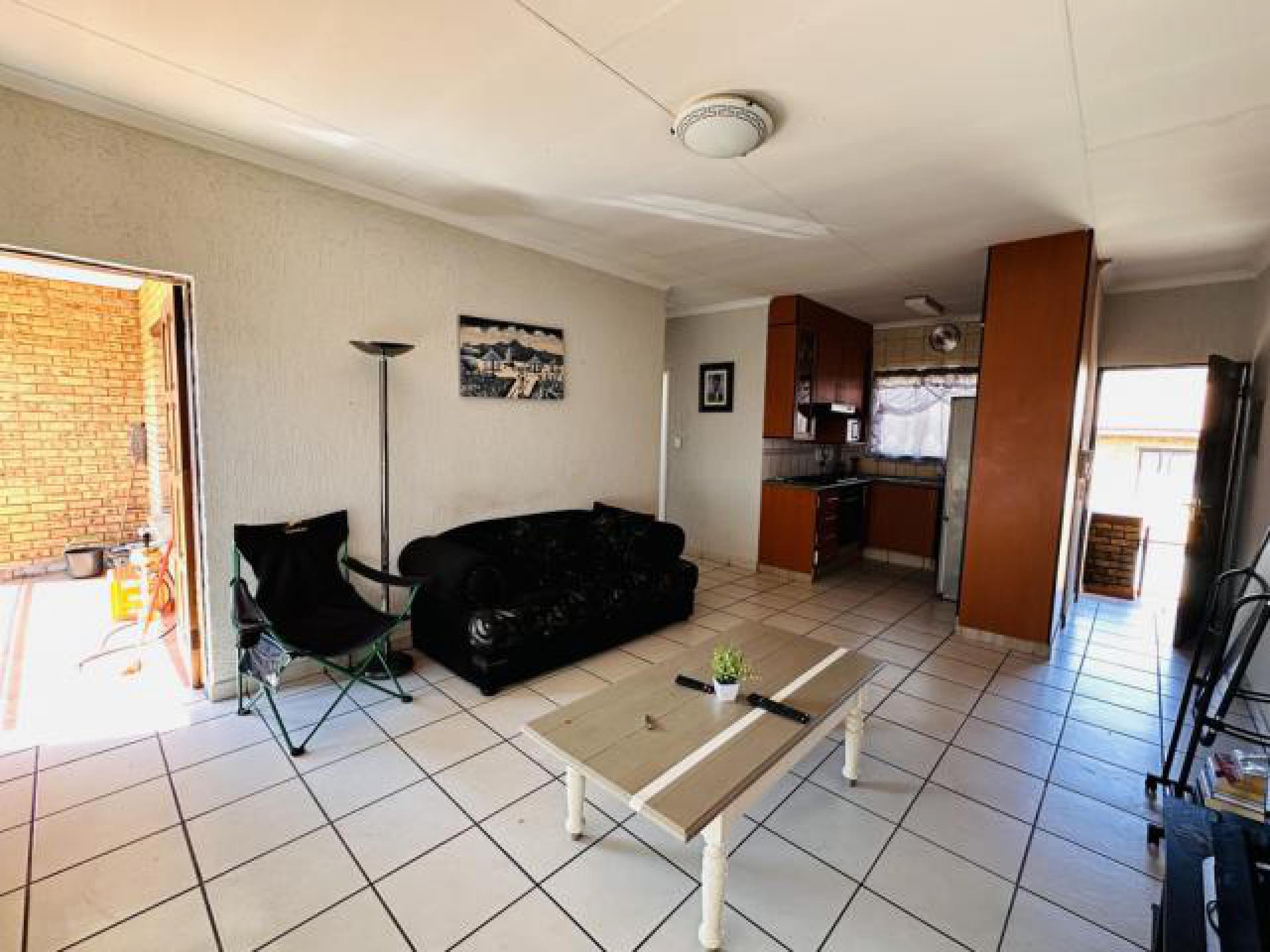 Lounges of property in Meredale