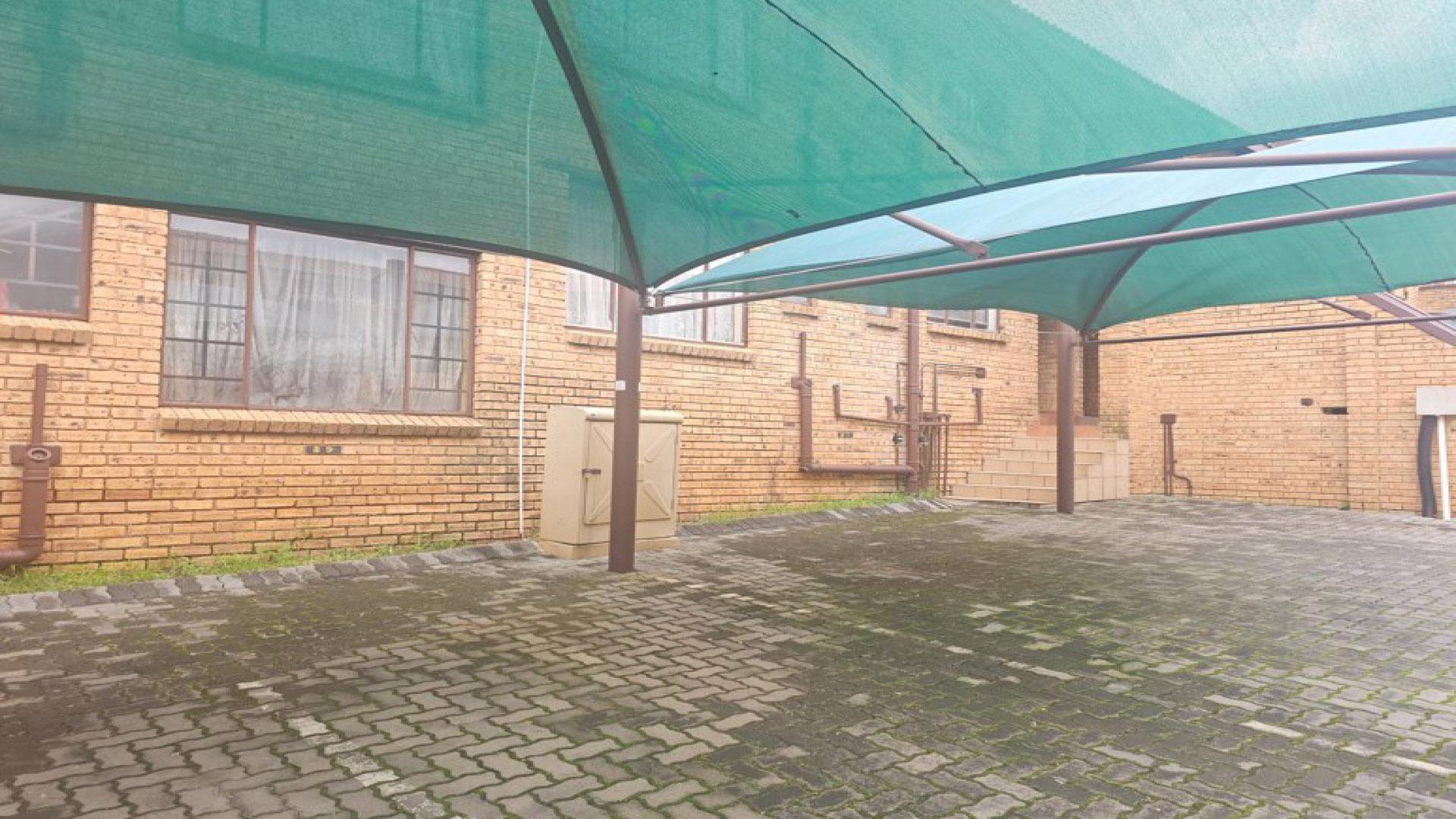 Carport  of property in Meredale