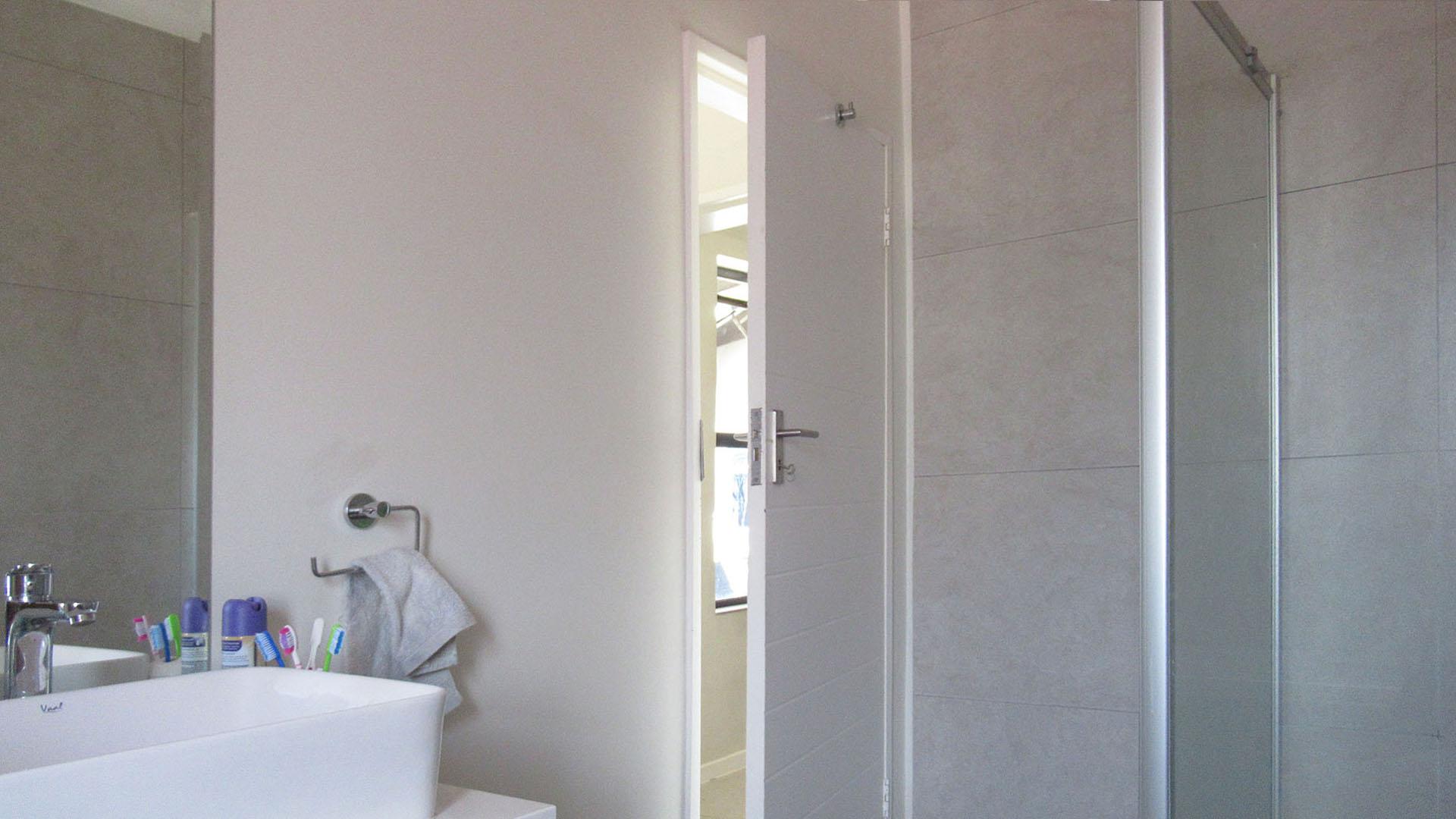 Bathroom 1 - 8 square meters of property in Westlake Eco-Estate