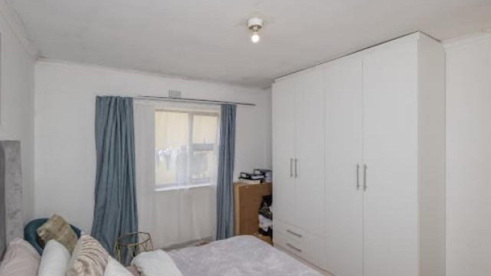 Bed Room 1 of property in Montana