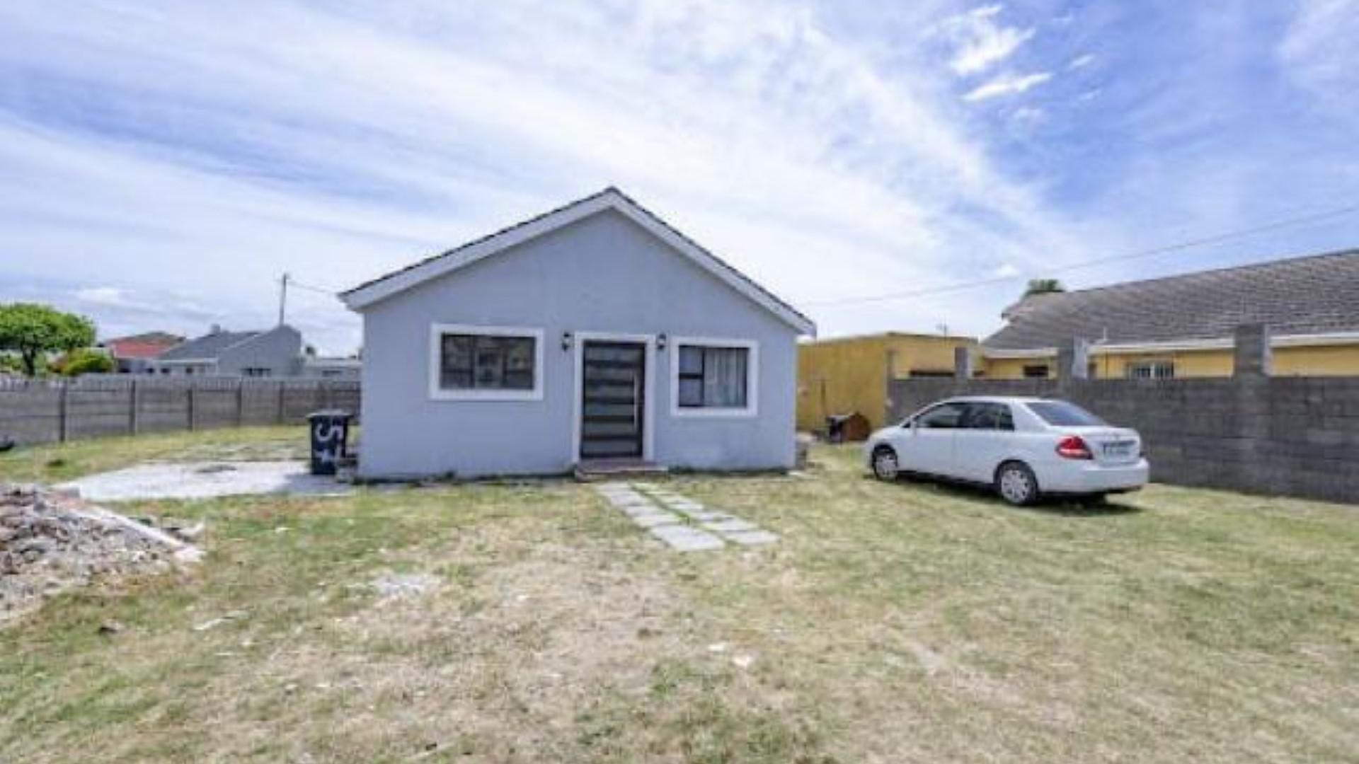 Front View of property in Montana