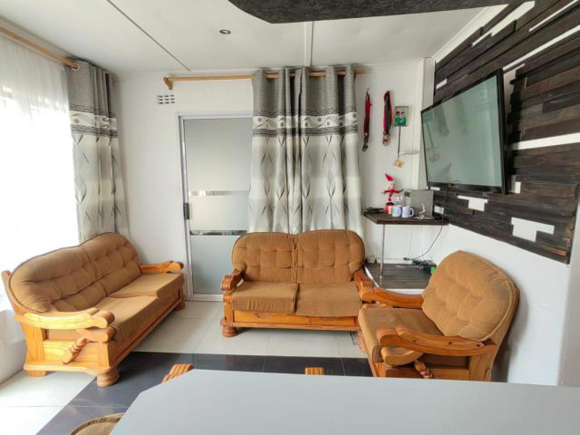 Lounges of property in Schaapkraal