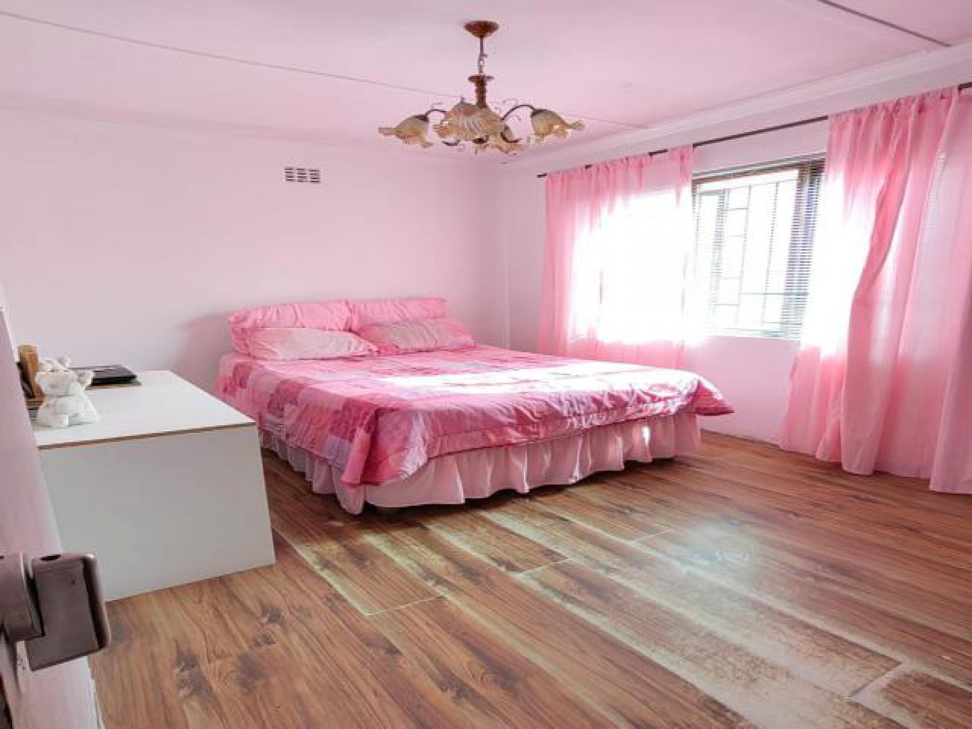 Bed Room 1 of property in Schaapkraal