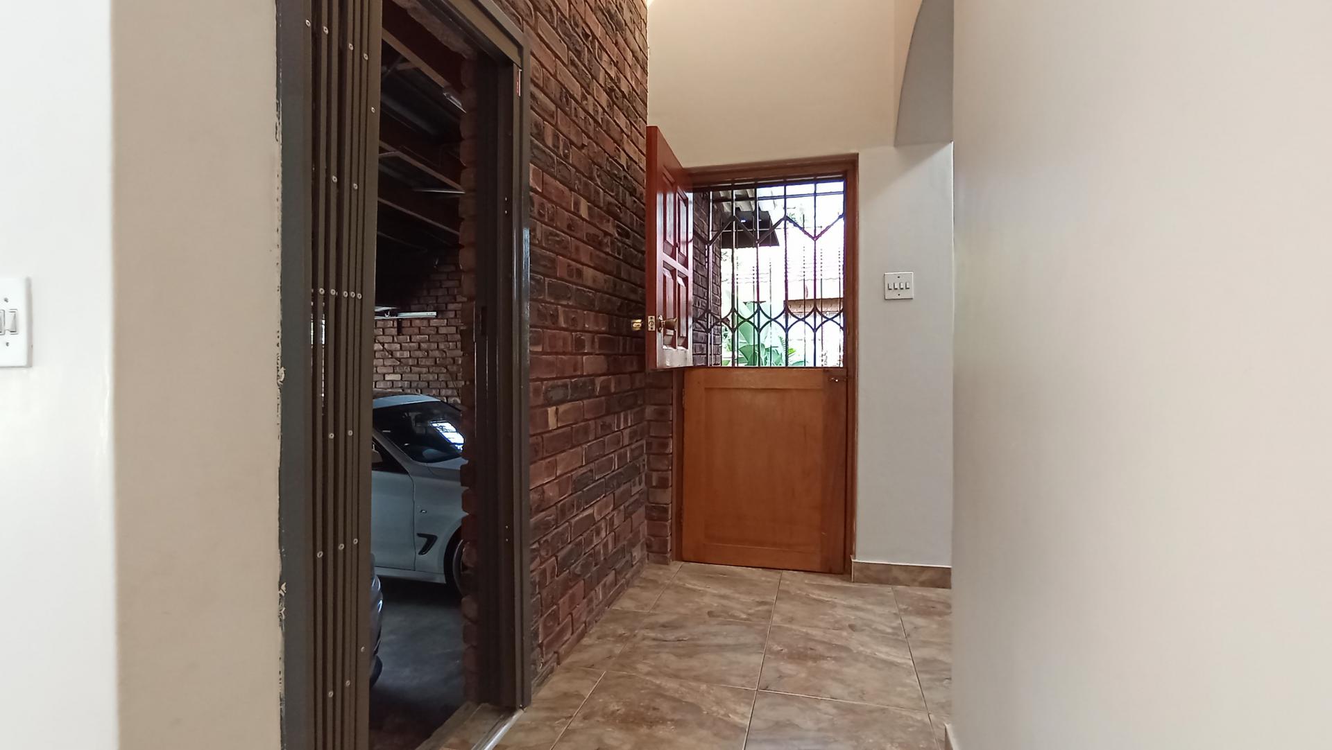 Spaces - 53 square meters of property in Theresapark