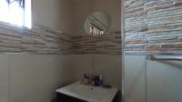 Bathroom 1 - 6 square meters of property in Theresapark