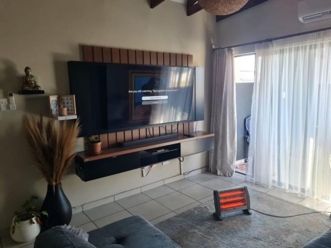 3 Bedroom Apartment for Sale For Sale in Waterval East - MR626558