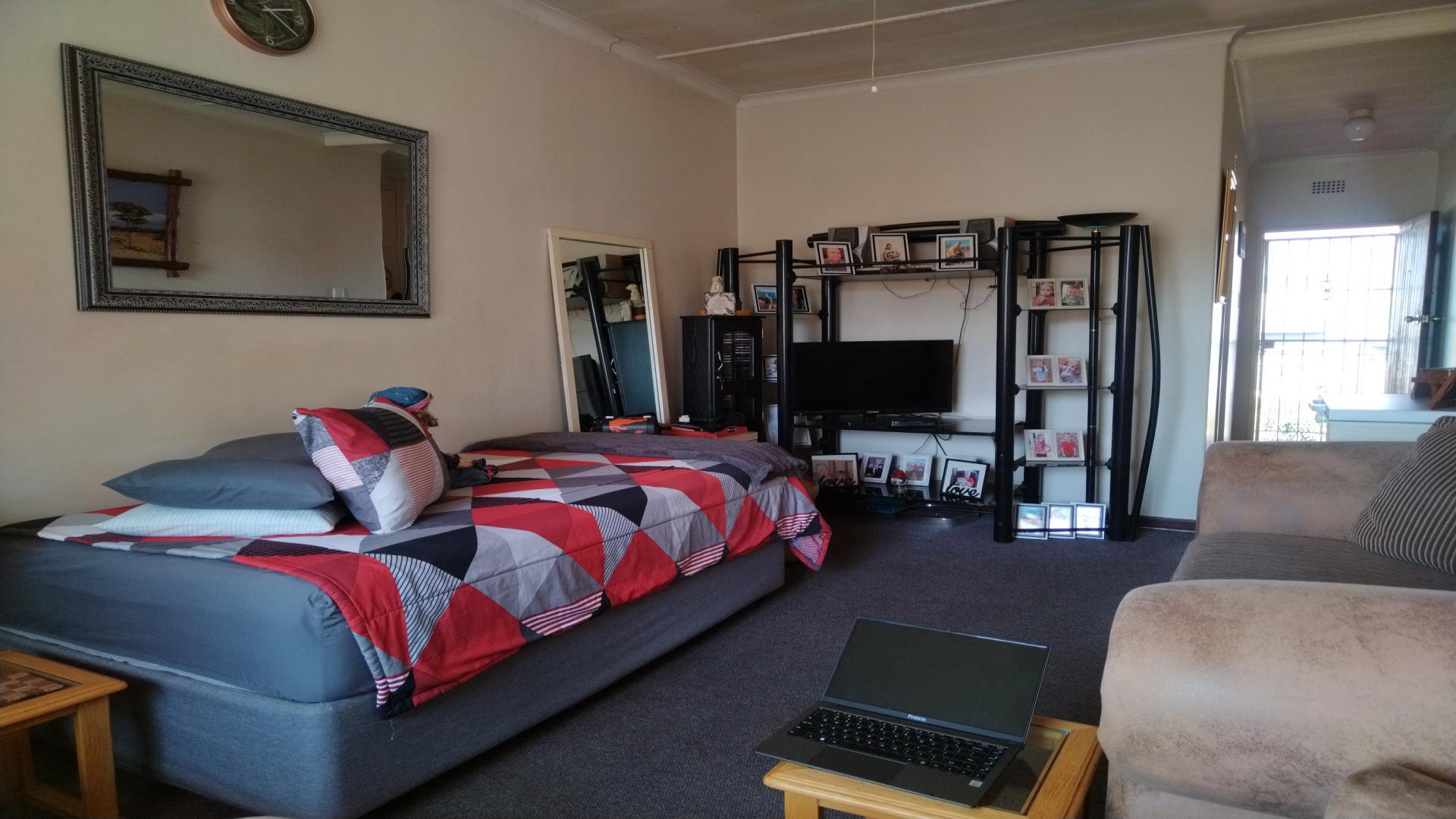 Lounges - 20 square meters of property in Horison View