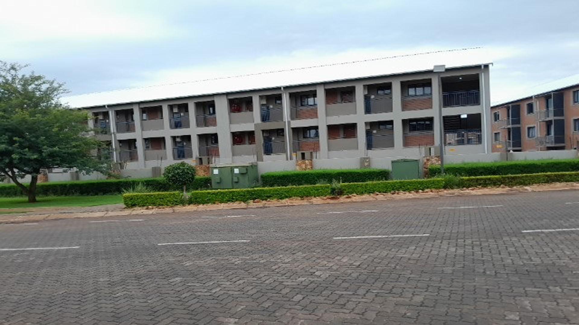 Front View of property in Kameeldrift