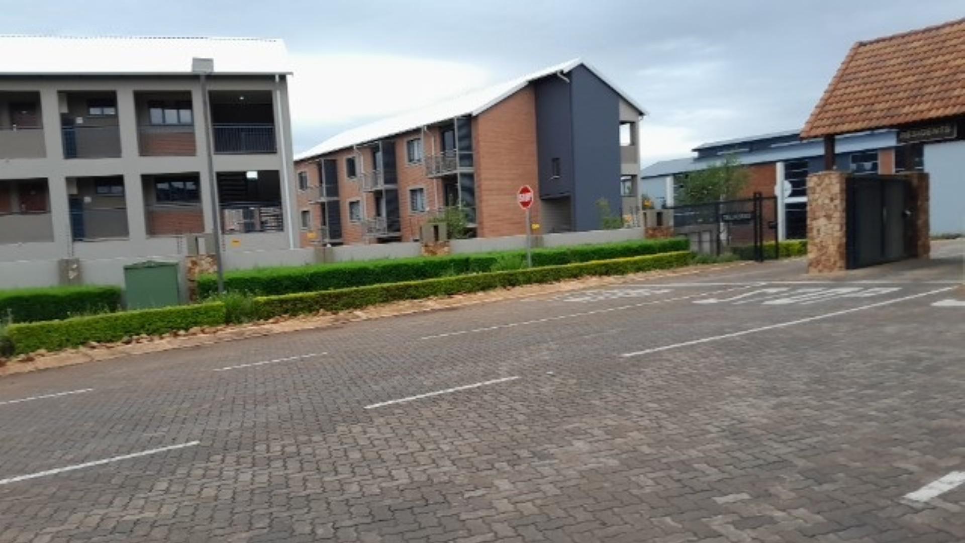 Front View of property in Kameeldrift