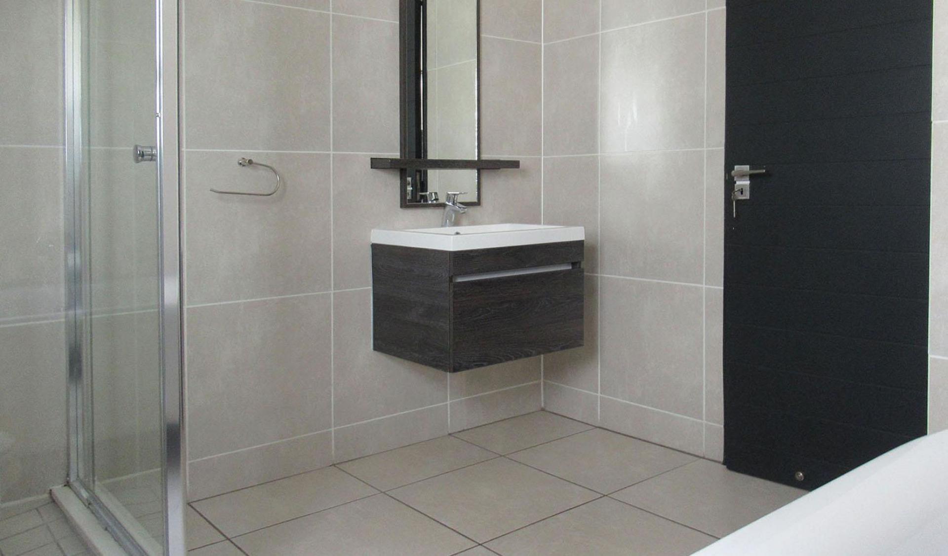 Bathroom 1 - 8 square meters of property in Petervale