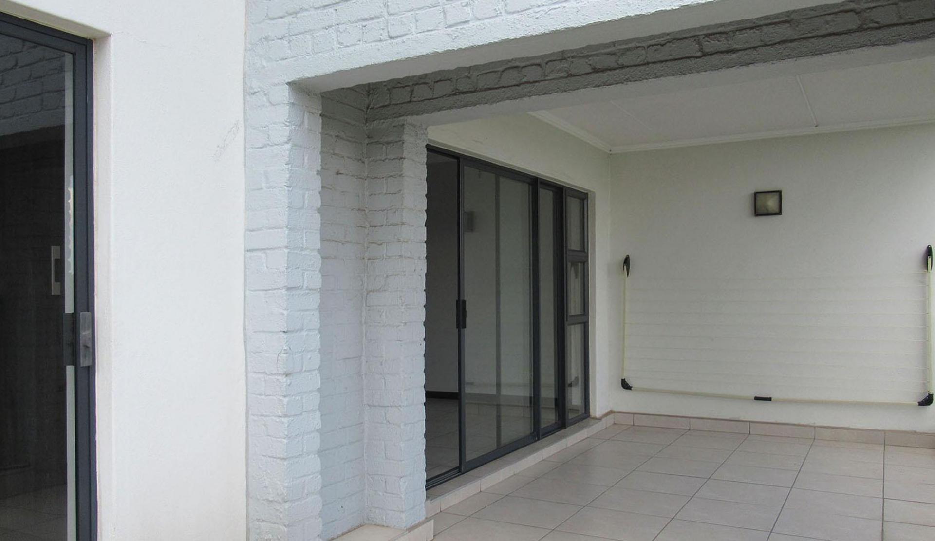 Balcony - 24 square meters of property in Petervale