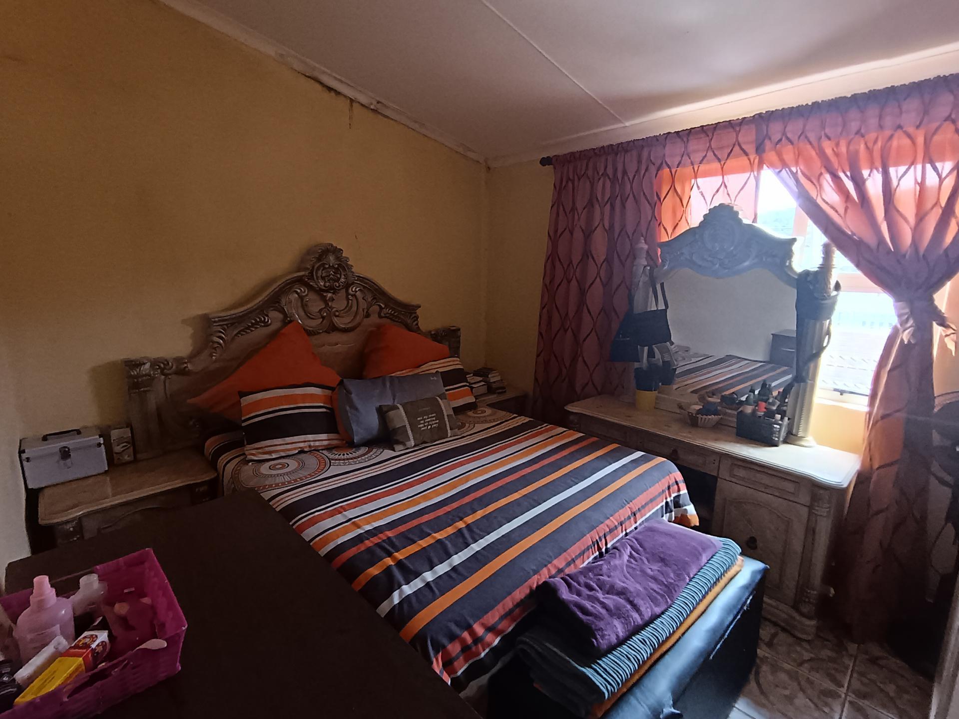 Bed Room 1 of property in King Williams Town