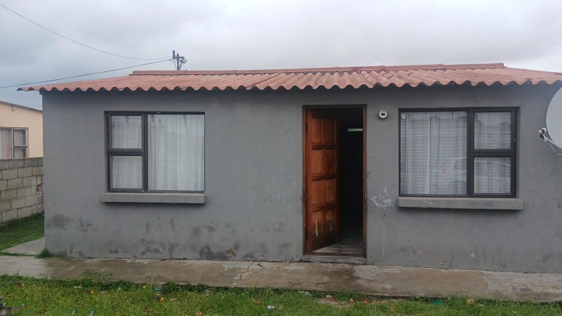 Front View of property in Ibhayi (Zwide)
