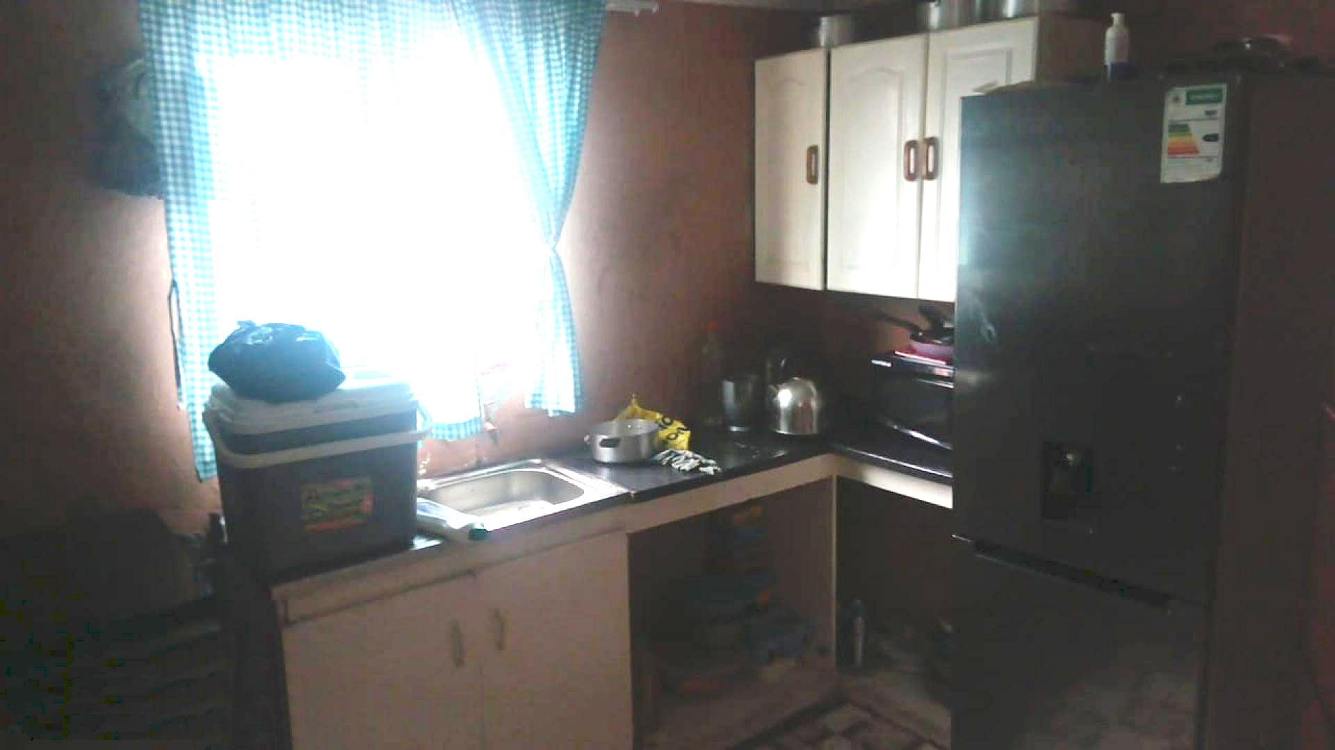 Kitchen of property in Ibhayi (Zwide)