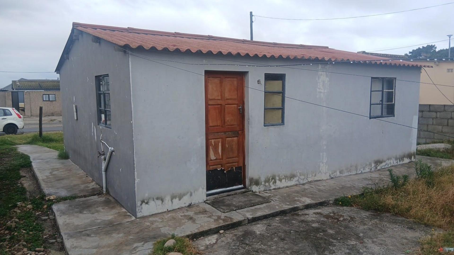 Backyard of property in Ibhayi (Zwide)