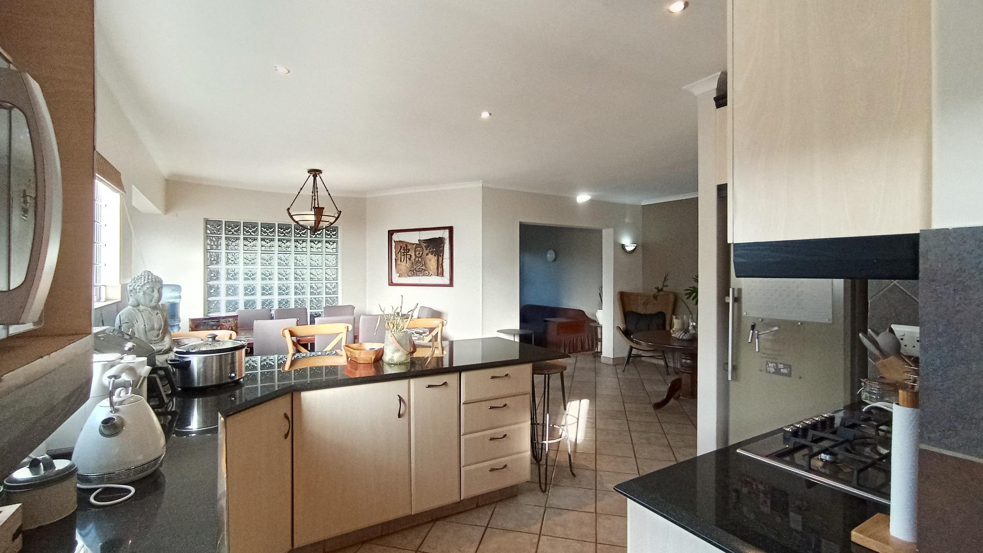 Kitchen - 12 square meters of property in Ballitoville