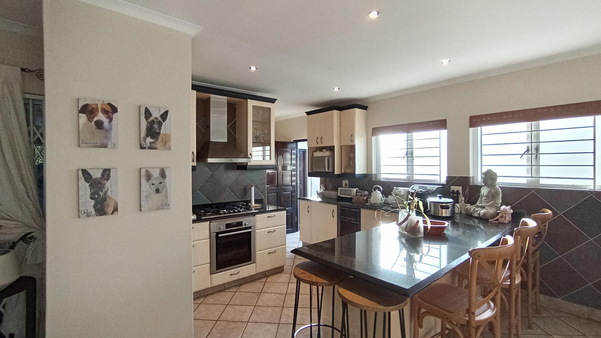 Kitchen - 12 square meters of property in Ballitoville