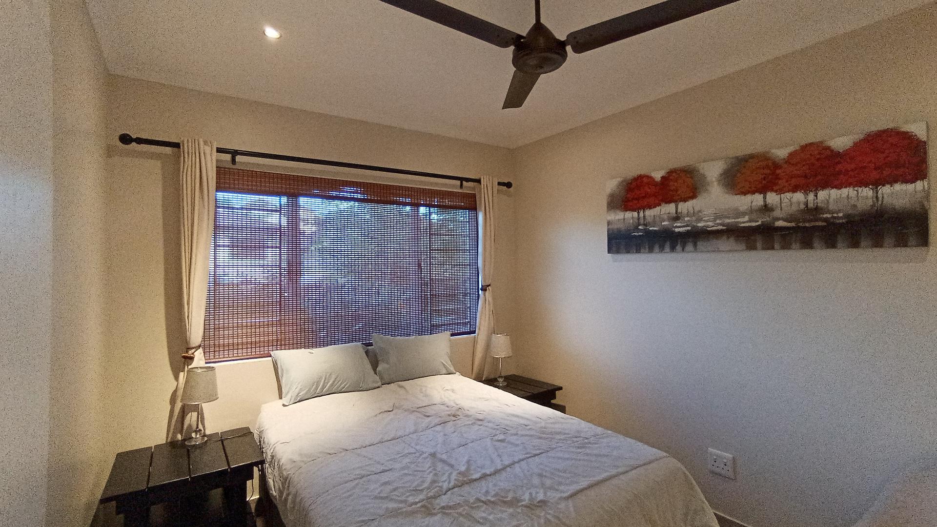 Bed Room 1 - 13 square meters of property in Ballitoville