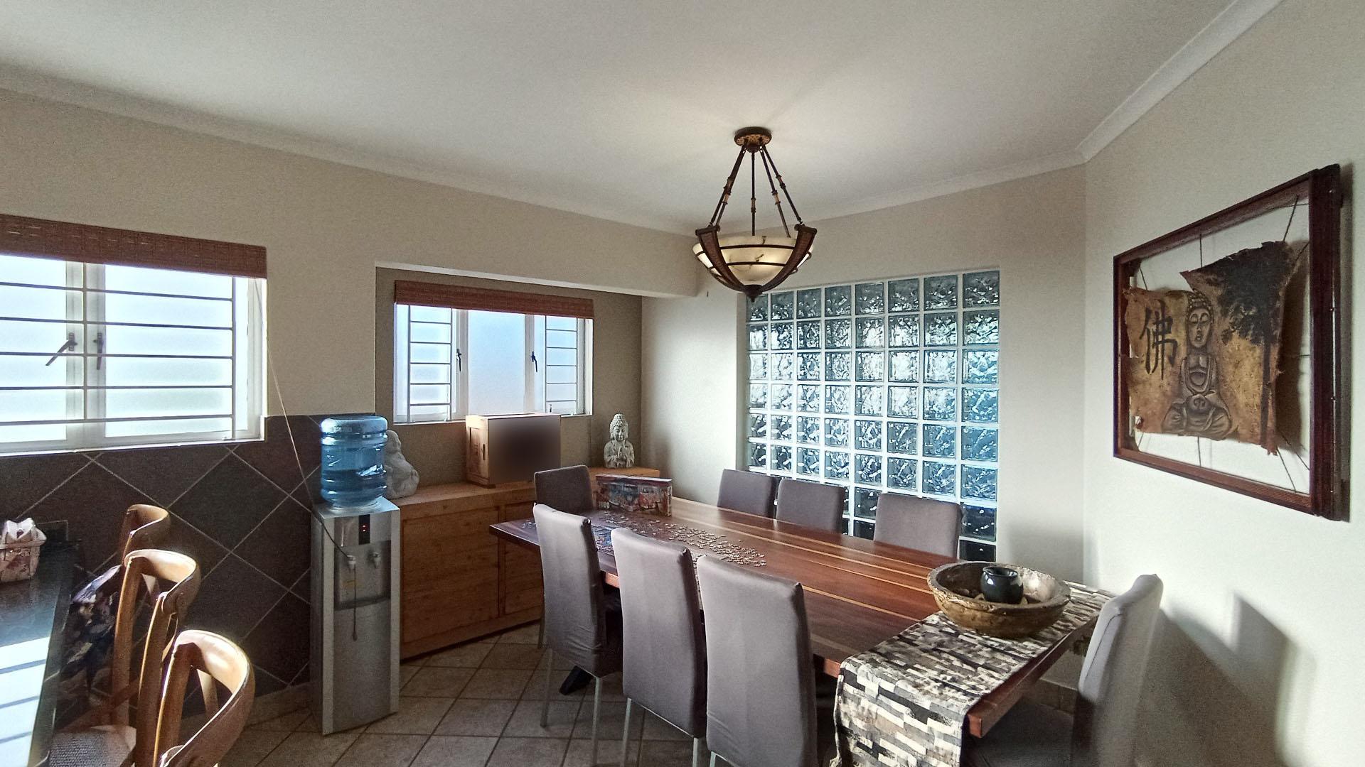 Dining Room - 14 square meters of property in Ballitoville