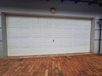 Garage of property in Ballitoville