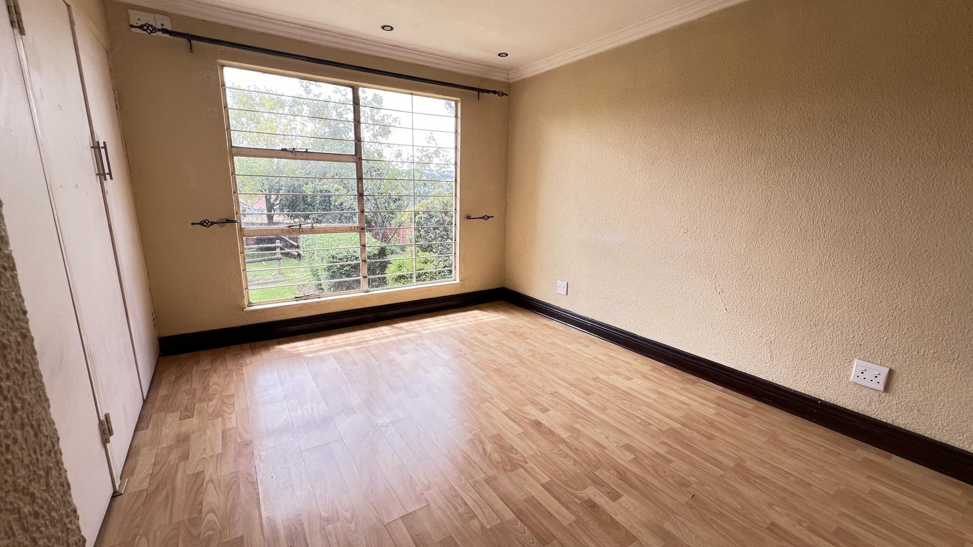  of property in Alan Manor