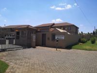 2 Bedroom 2 Bathroom Flat/Apartment to Rent for sale in Roodekrans