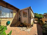 3 Bedroom 2 Bathroom Simplex for Sale for sale in Safarituine